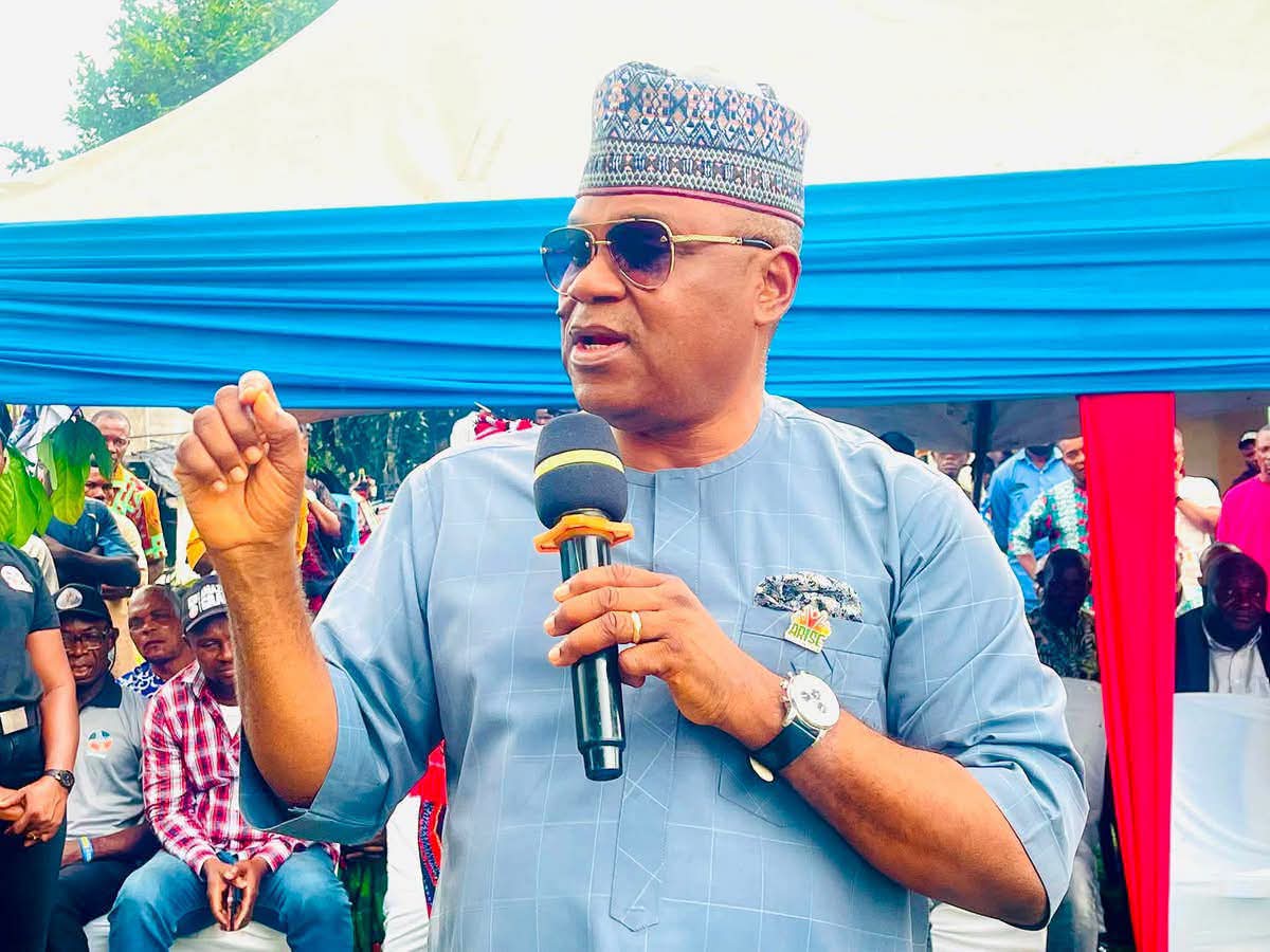 UMANAH RALLIES ABAK SUPPORT FOR ENO, TINUBU, AKPABIO, APC CANDIDATES…Says Gov. Eno has justified the people’s confidence in him.
